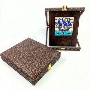 Ahşap Plaket 10x10 Çini Karolu Bakır Brode Deri Kutulu