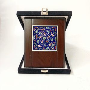 Ahşap Plaket 10x10 Çini Karolu Kadife Kutulu 12