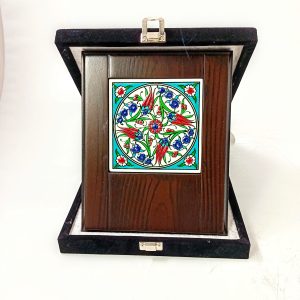 Ahşap Plaket 10x10 Çini Karolu Kadife Kutulu 8