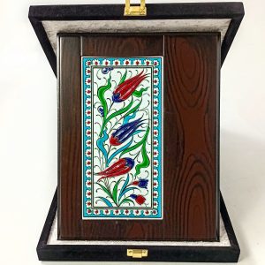 Ahşap Plaket 10x20 Çini Karolu Kadife Kutulu 29