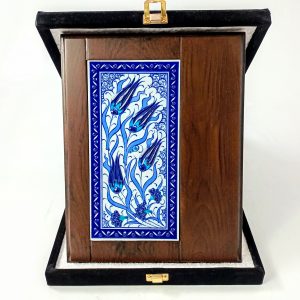 Ahşap Plaket 10x20 Çini Karolu Kadife Kutulu 18