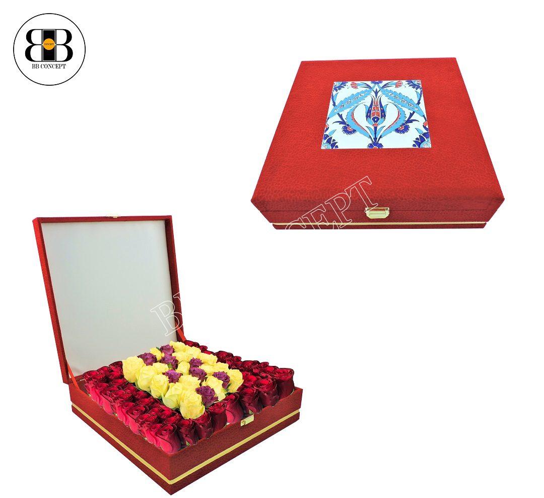 Çiçek ve Hediye Kutusu Çini Karolu Lüks Desenli Kadife Metal Şeritli