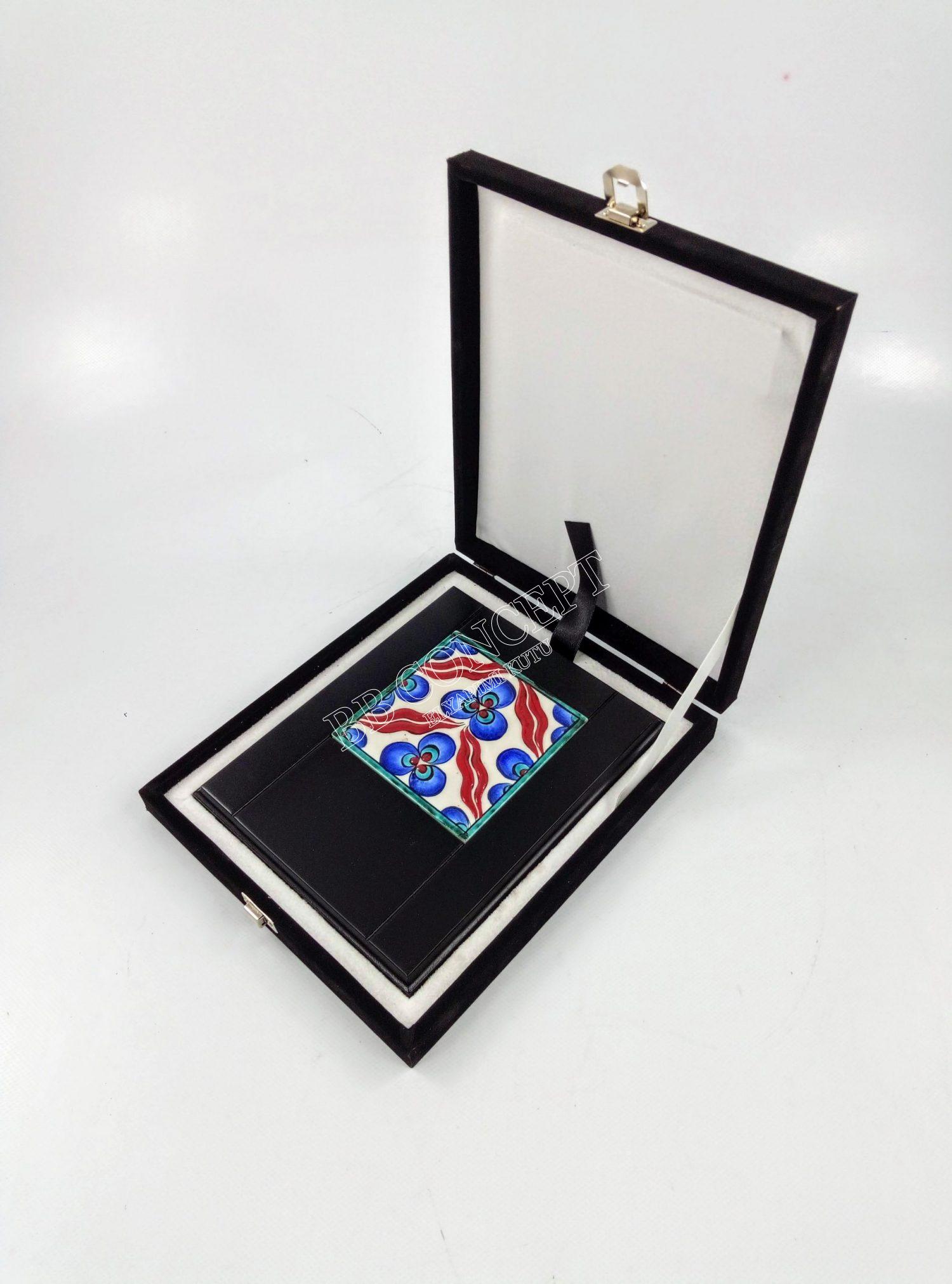 Ahşap Plaket 10x10 Çini Karolu Kadife Kutulu - Görsel 4