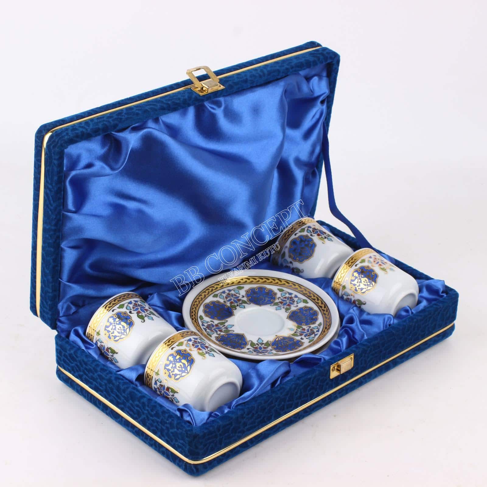 Dörtlü Kahve Fincan Seti Lüks Desenli Kadife Kutulu