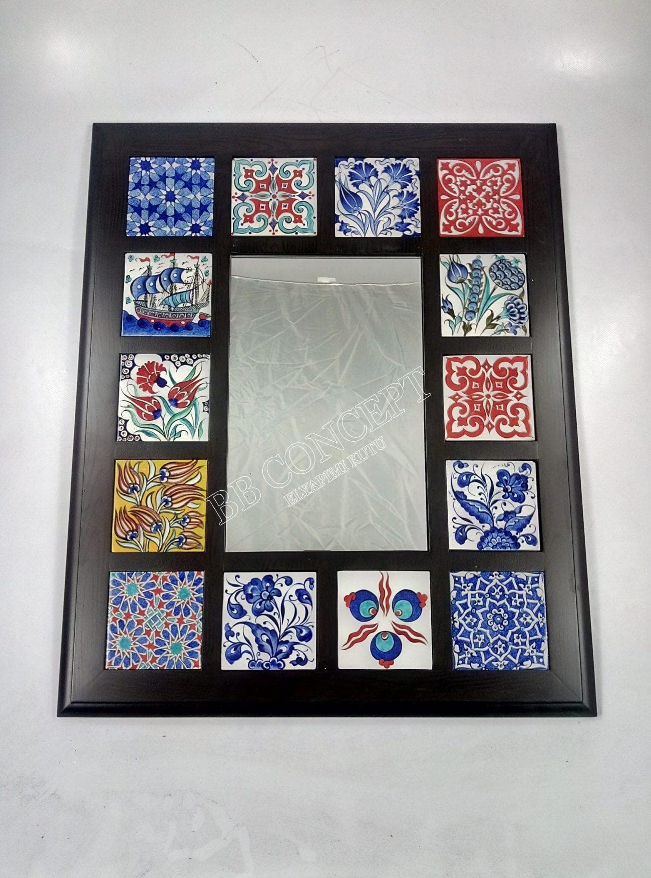 ahşap ve çinili duvar aynası