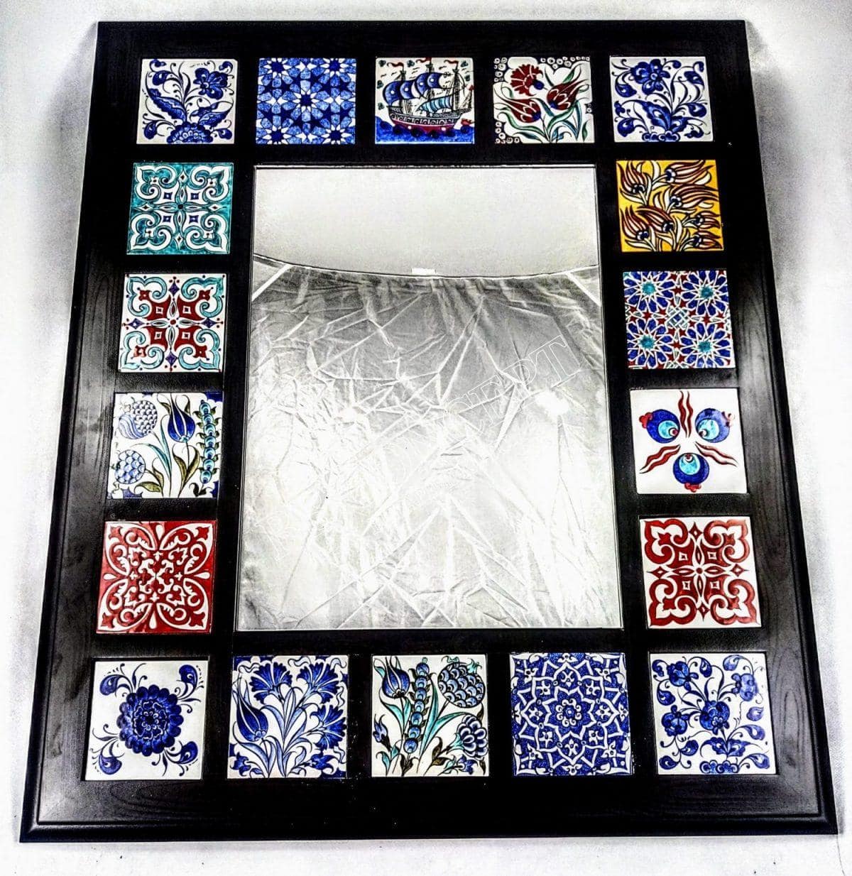 Ahşap ve çinili duvar aynası