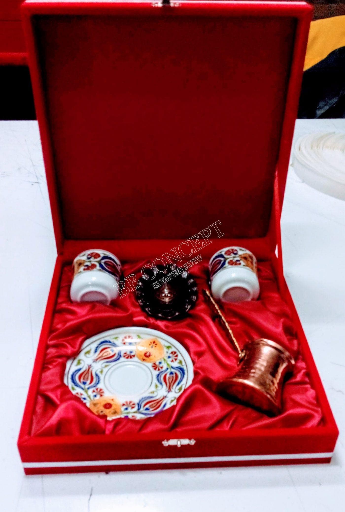 İkili Cezveli Lokumluklu Kahve Fincanı Seti Kadife Kutulu