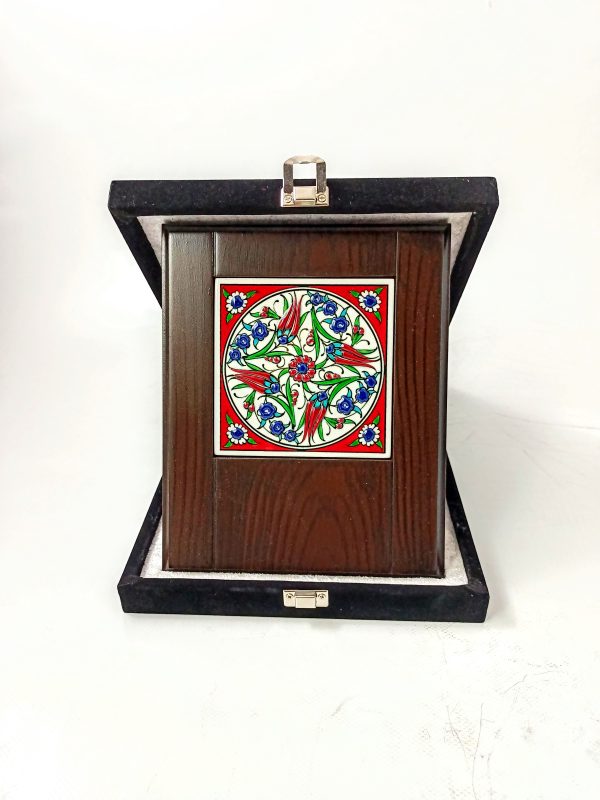 Ahşap Plaket 10x10 Çini Karolu Kadife Kutulu 6