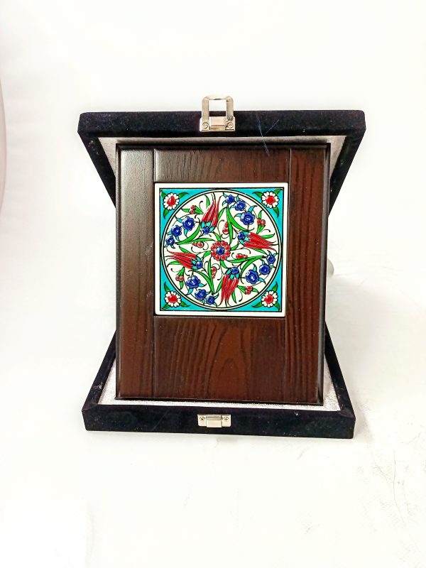 Ahşap Plaket 10x10 Çini Karolu Kadife Kutulu 8