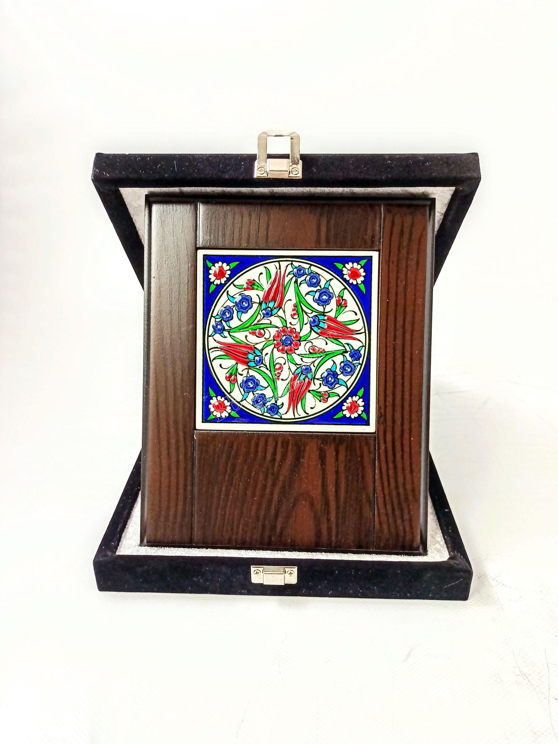 Ahşap Plaket 10x10 Çini Karolu Kadife Kutulu 7
