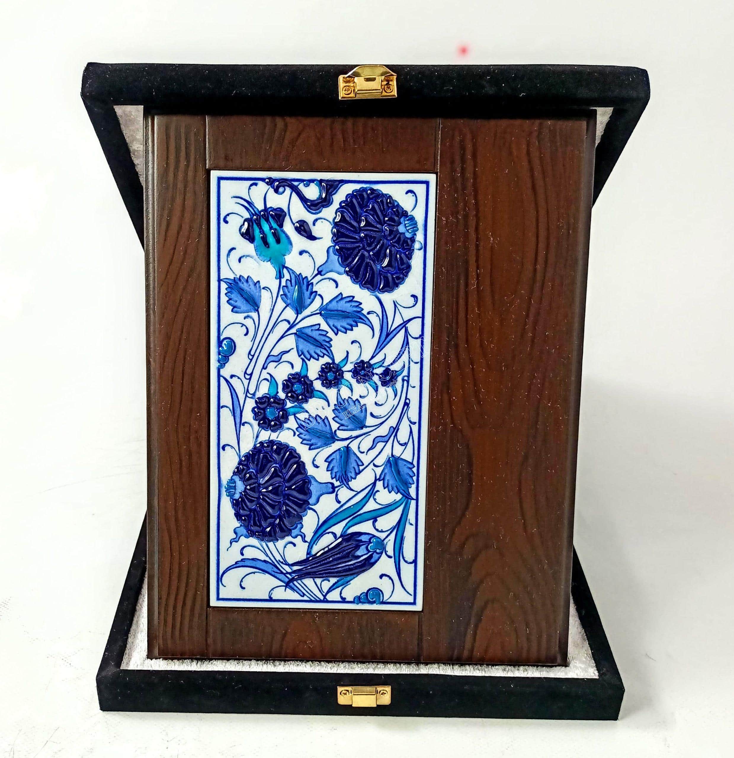 Ahşap Plaket 10x20 Çini Karolu Kadife Kutulu 32