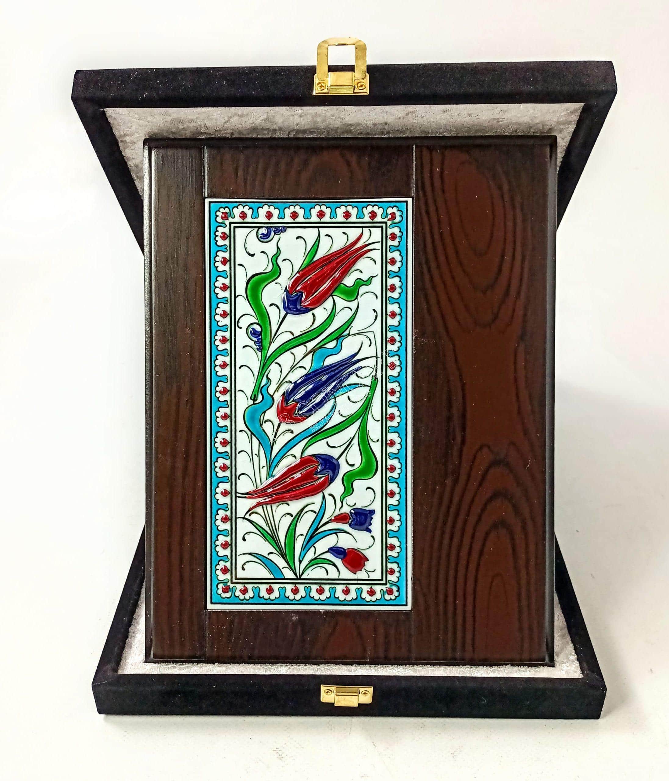 Ahşap Plaket 10x20 Çini Karolu Kadife Kutulu 29