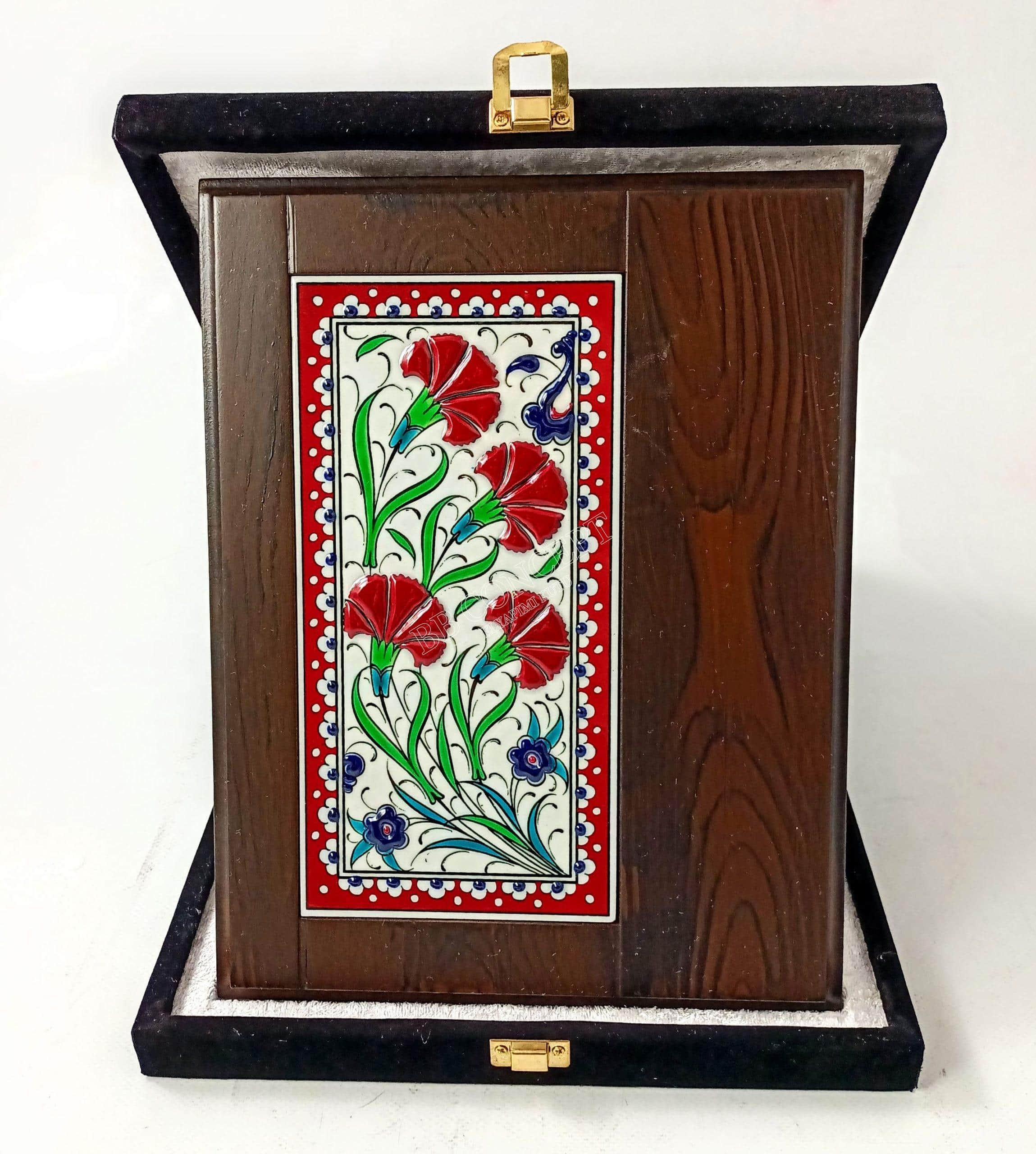 Ahşap Plaket 10x20 Çini Karolu Kadife Kutulu 26