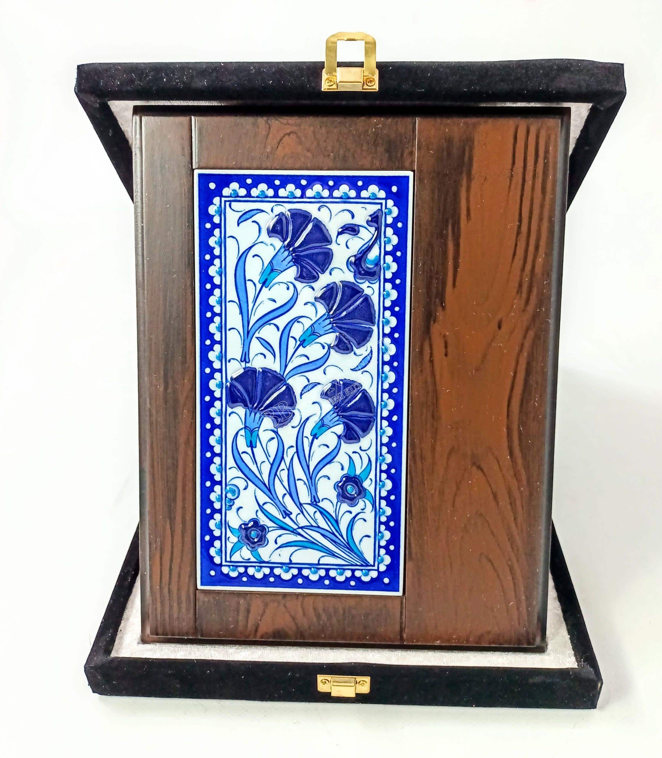 Ahşap Plaket 10x20 Çini Karolu Kadife Kutulu 22