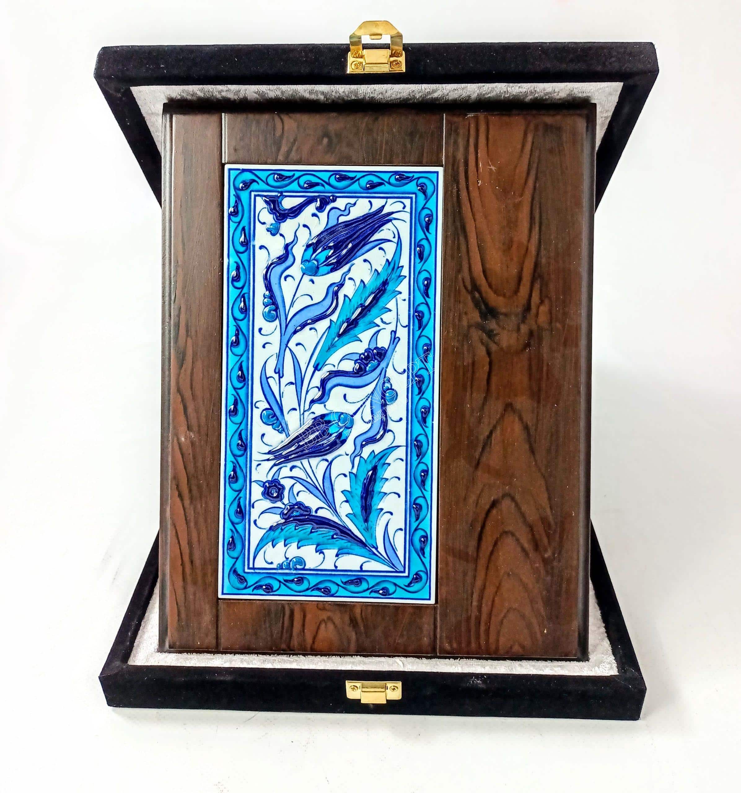 Ahşap Plaket 10x20 Çini Karolu Kadife Kutulu 14