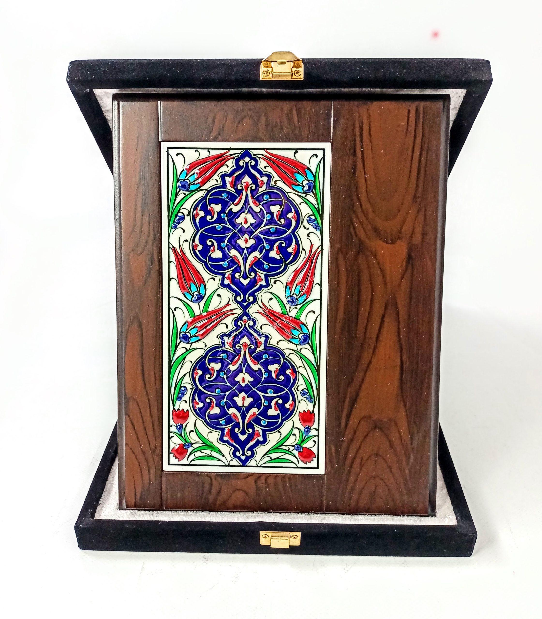 Ahşap Plaket 10x20 Çini Karolu Kadife Kutulu 13