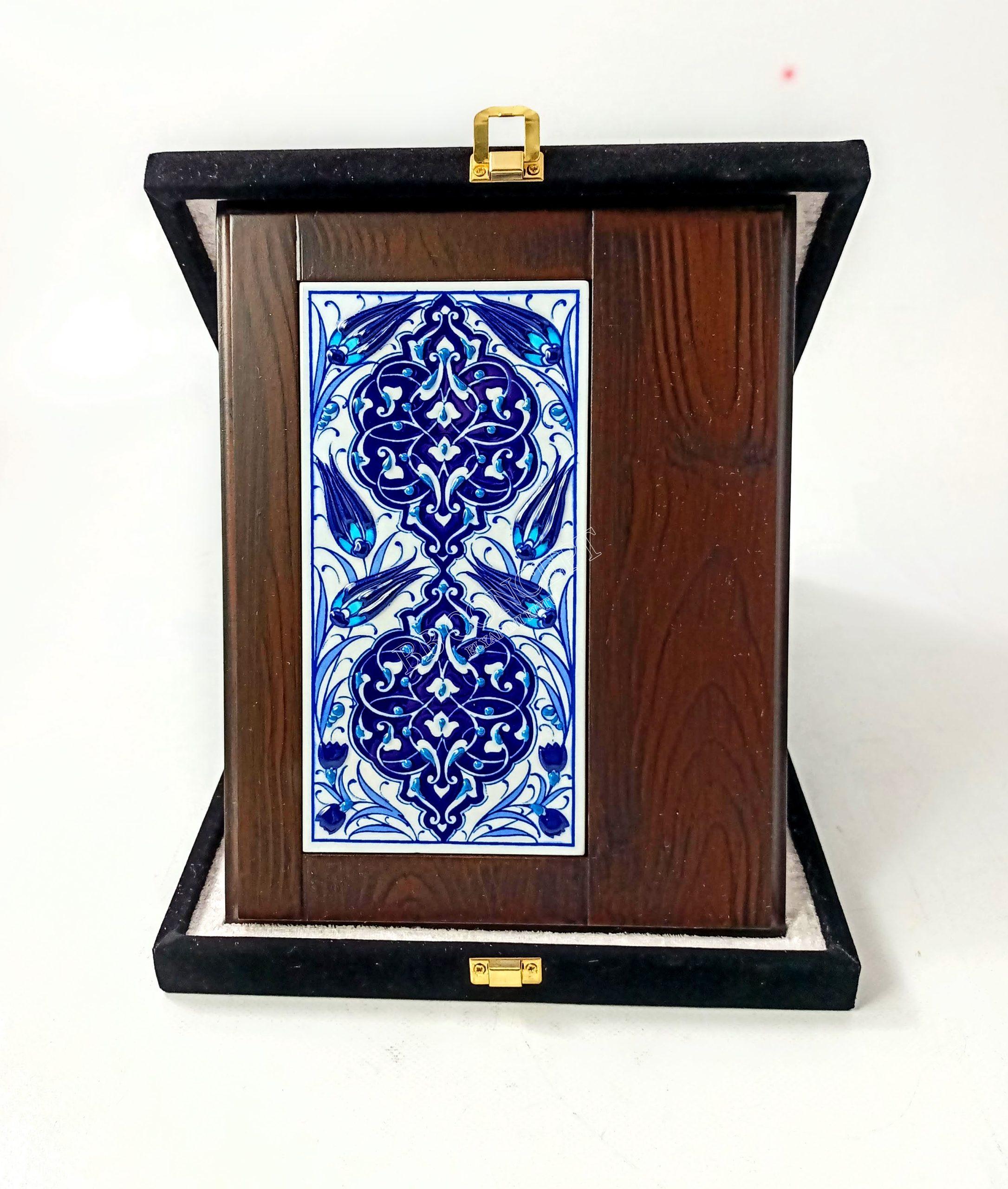Ahşap Plaket 10x20 Çini Karolu Kadife Kutulu 11
