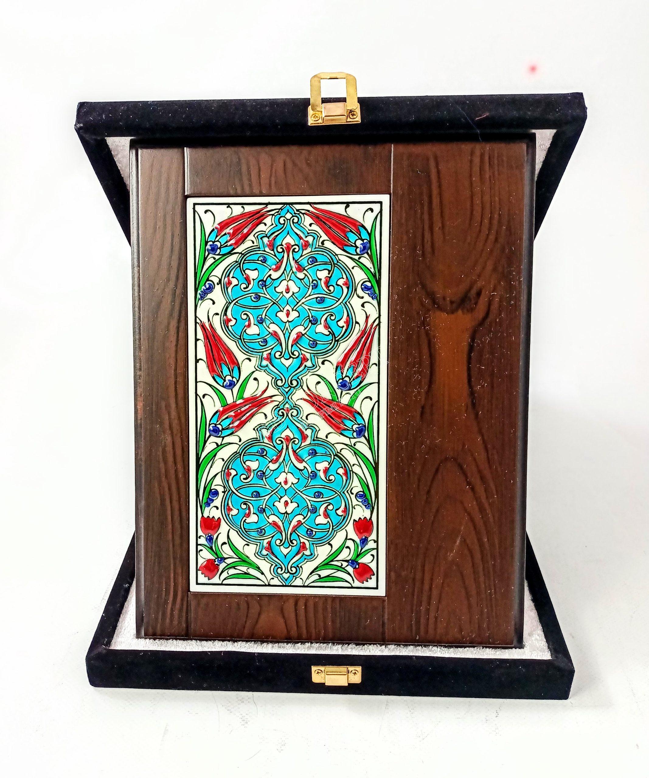 Ahşap Plaket 10x20 Çini Karolu Kadife Kutulu 9