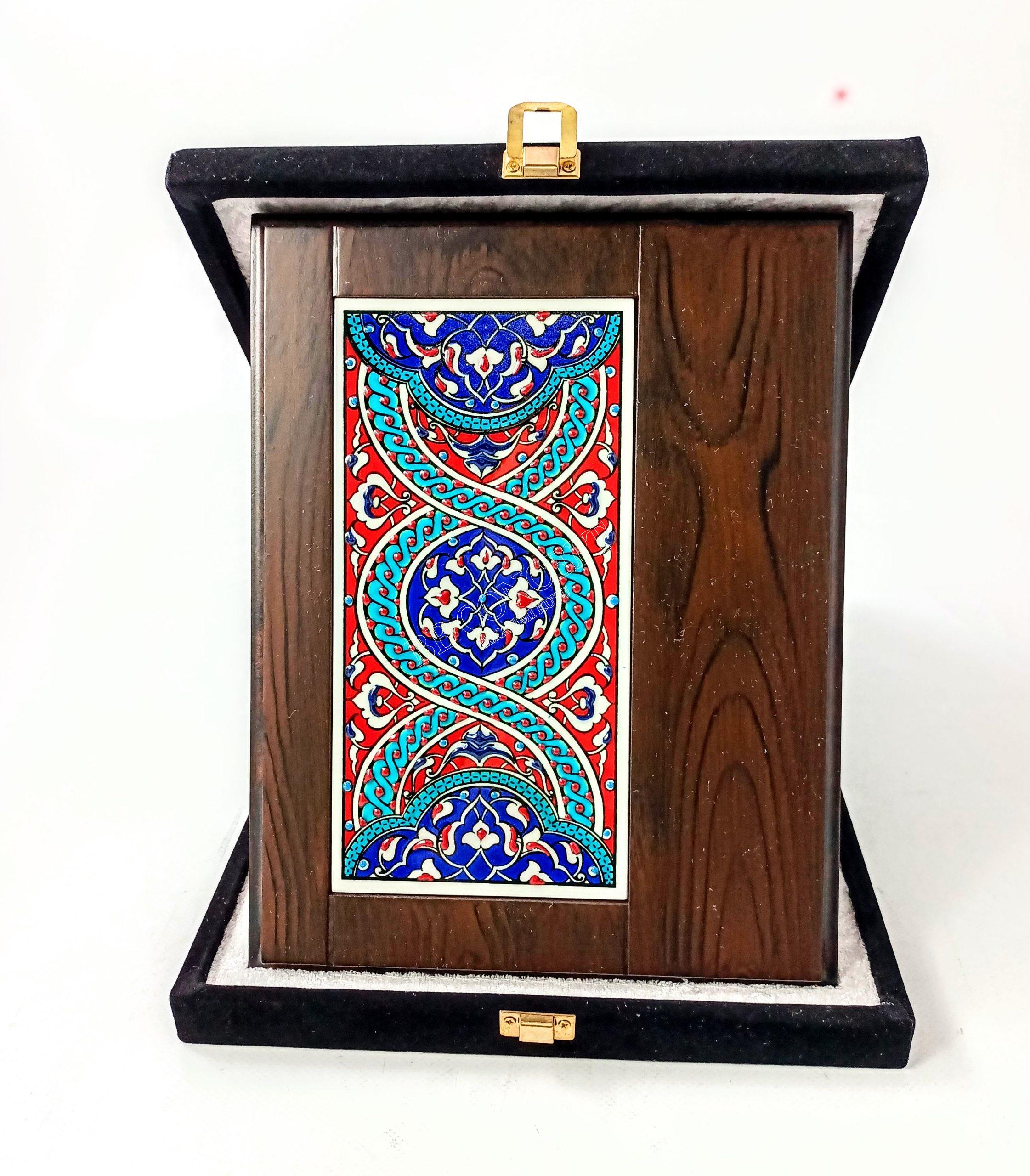 Ahşap Plaket 10x20 Çini Karolu Kadife Kutulu 6