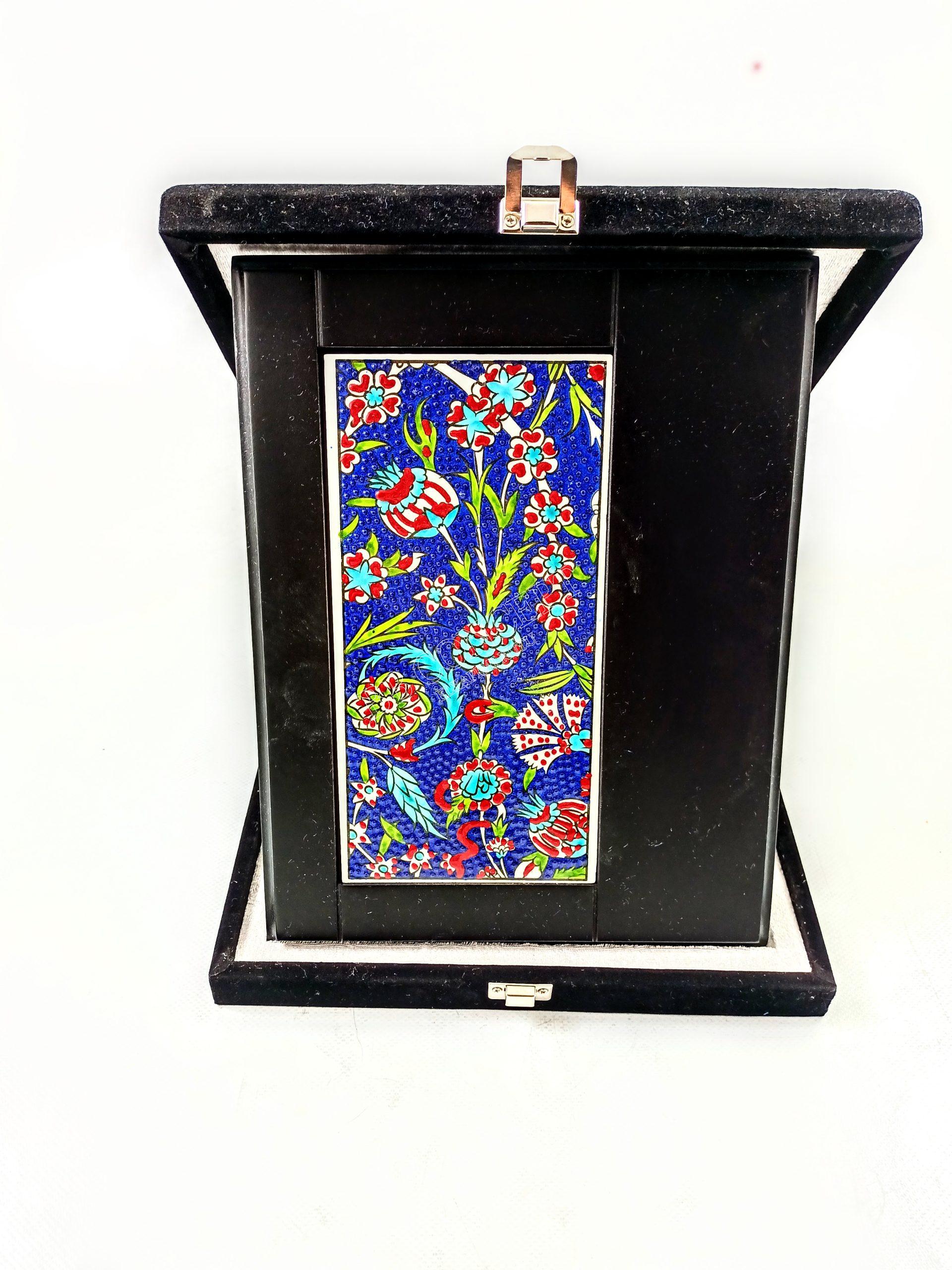 Ahşap Plaket 10x20 Çini Karolu Kadife Kutulu 40