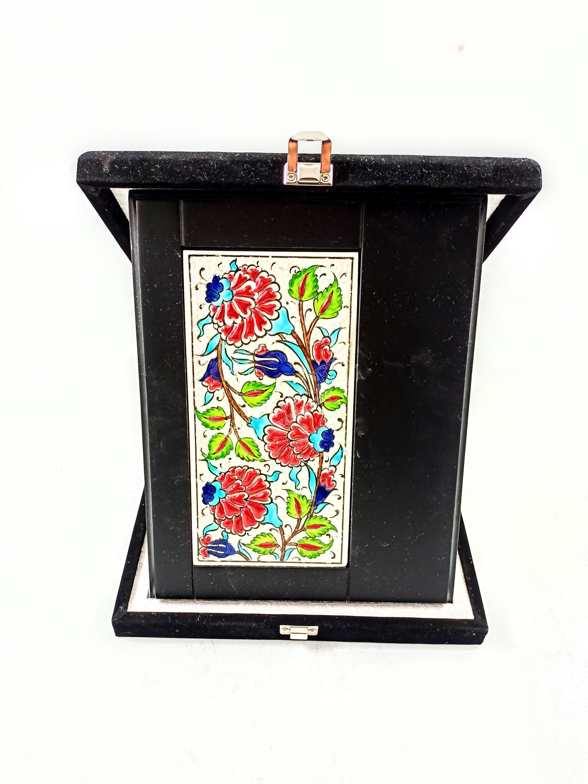 Ahşap Plaket 10x20 Çini Karolu Kadife Kutulu 38