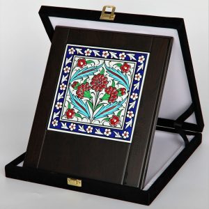 Ahşap Plaket 15x15 Çini Karolu Kadife Kutulu